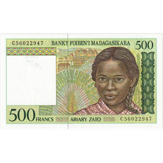 Madagaskar, 
  
  500 frankov = 100 ariarjev, 
  
  UNC (65-70)